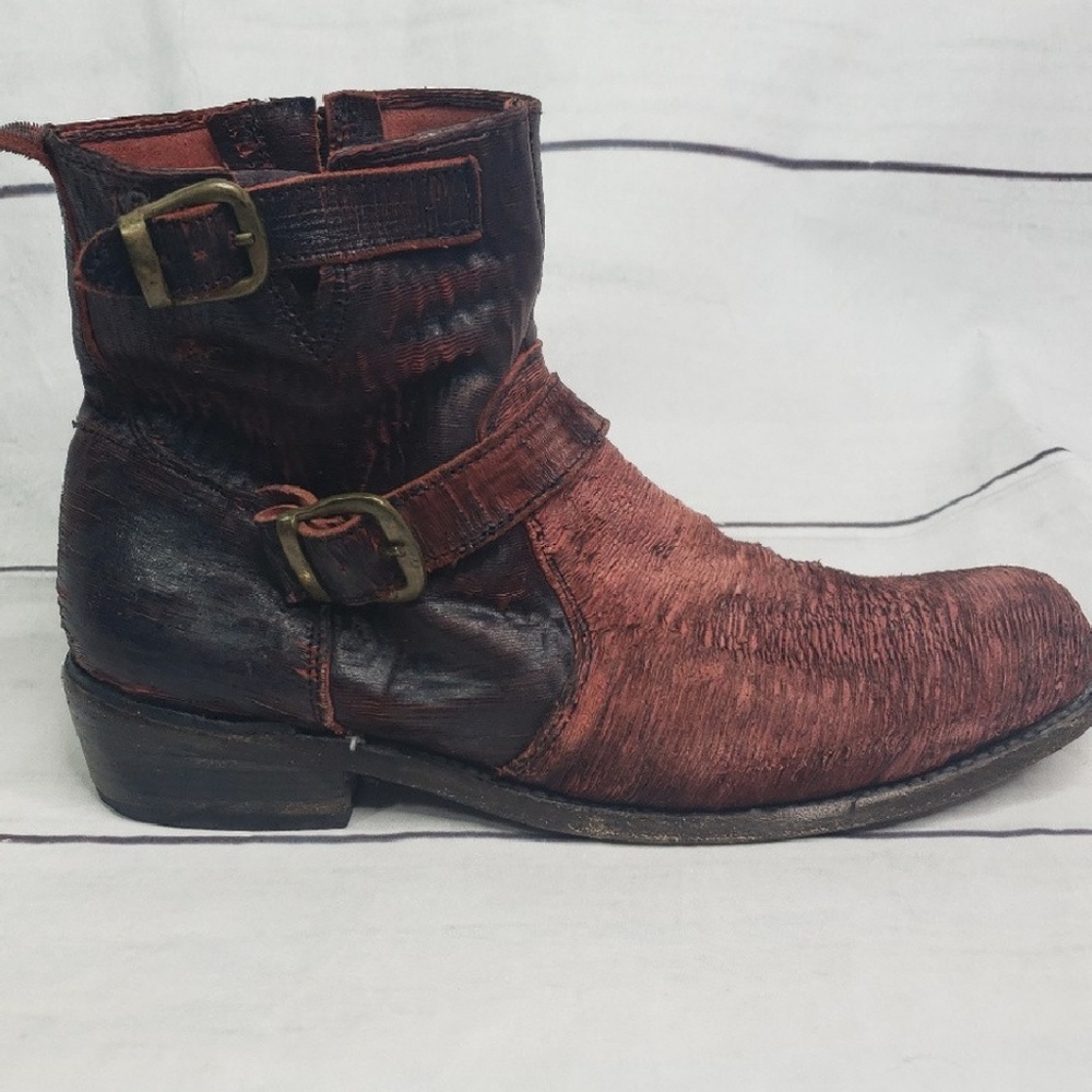 ISO - Bed Stu Builder boot sz 7.5 or 8